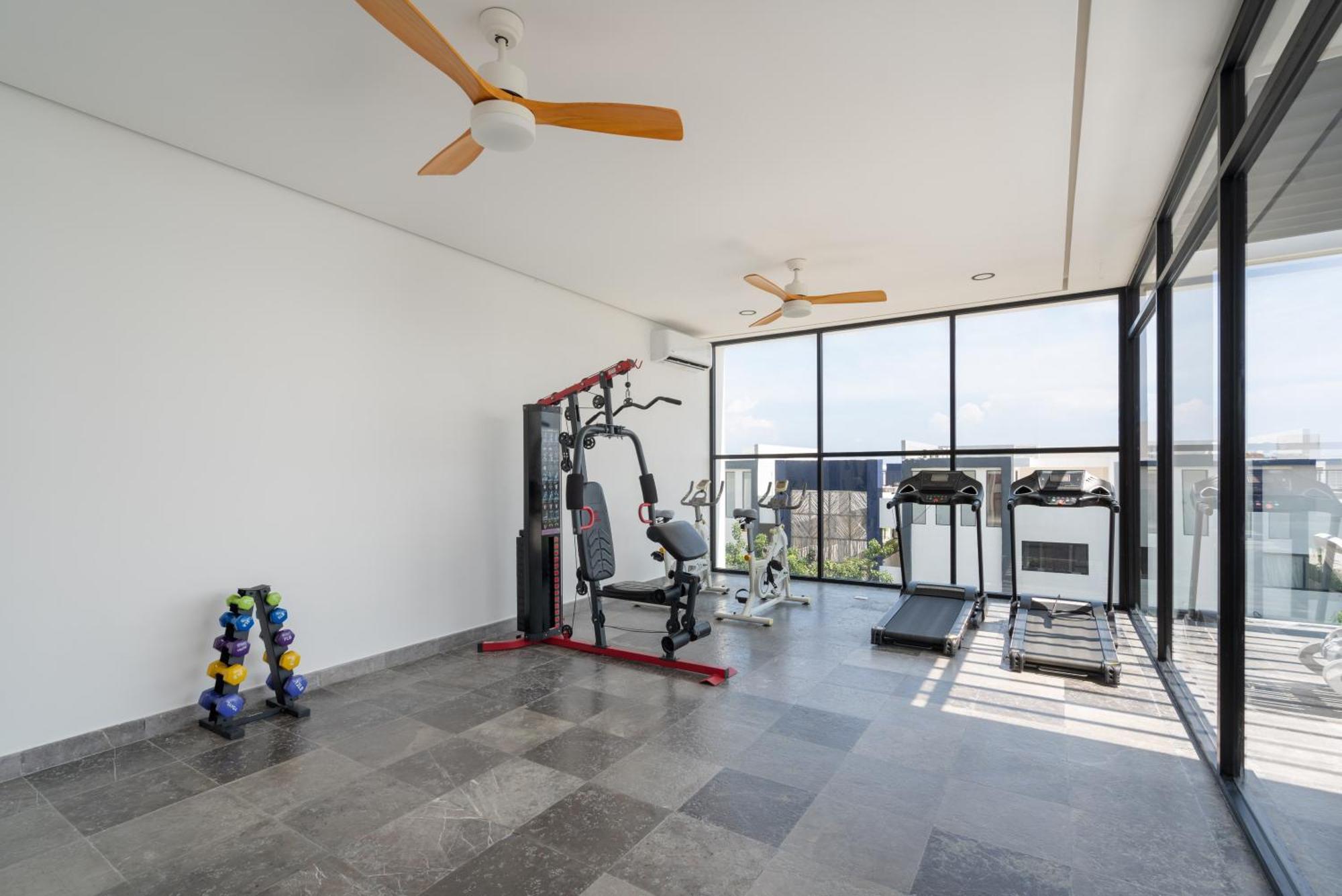 Private Pool Retreat Roof Terrace Gym Access