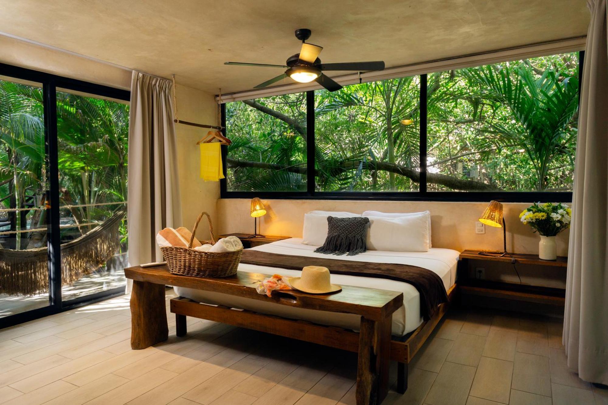 Sunset House 2*