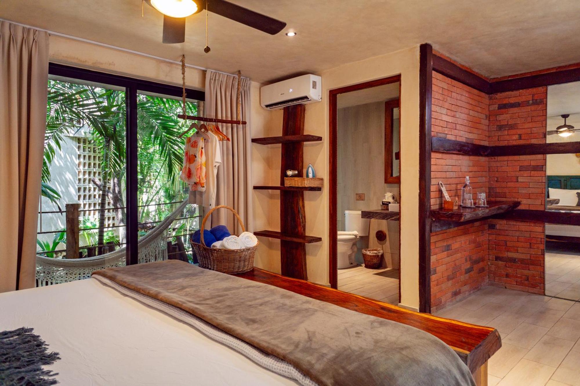 Sunset House Hotel