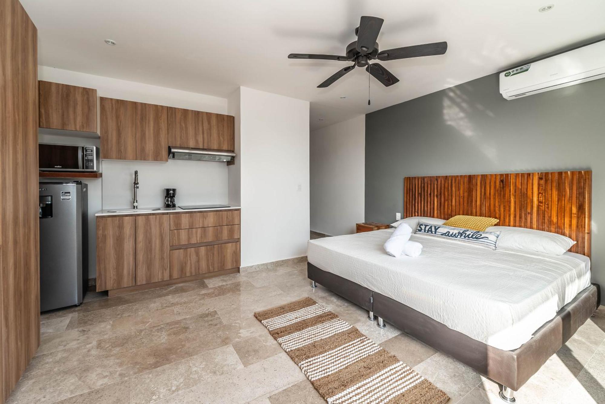 With Private Balcony, Rooftop Pool,gym Сasa de vacaciones