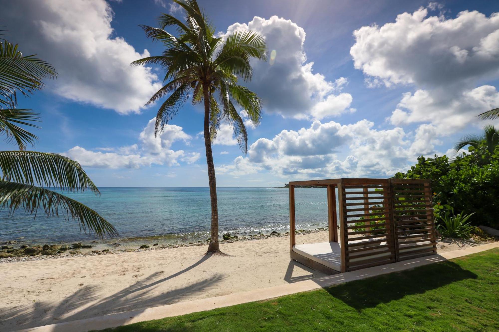 Azanik Tulum