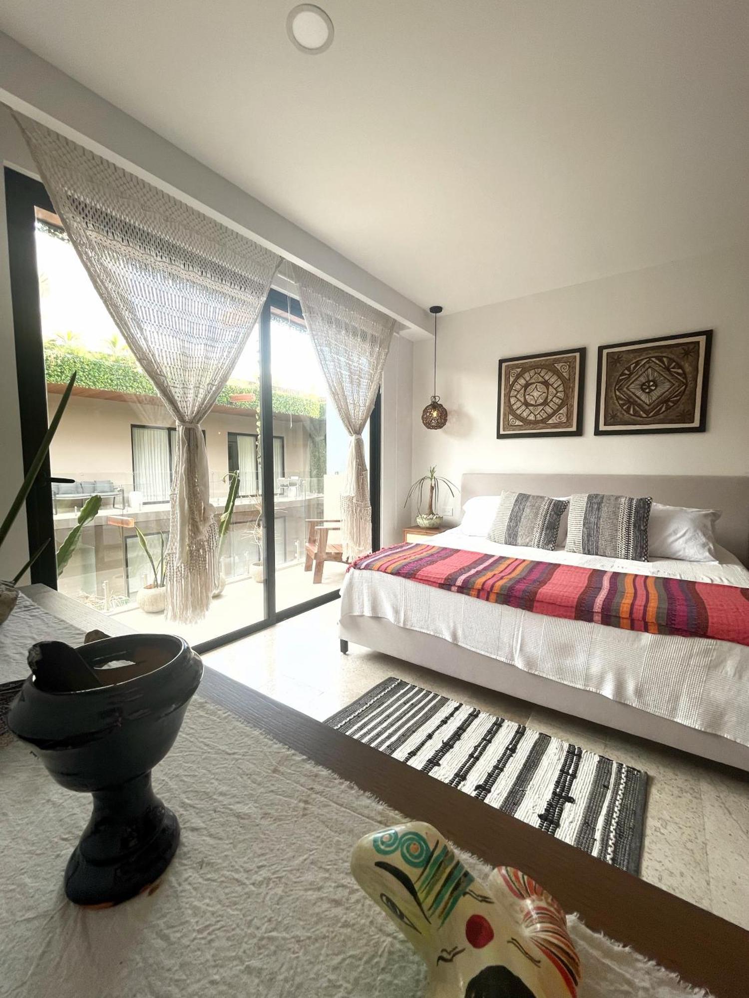 Estudio Asteroide Apartahotel