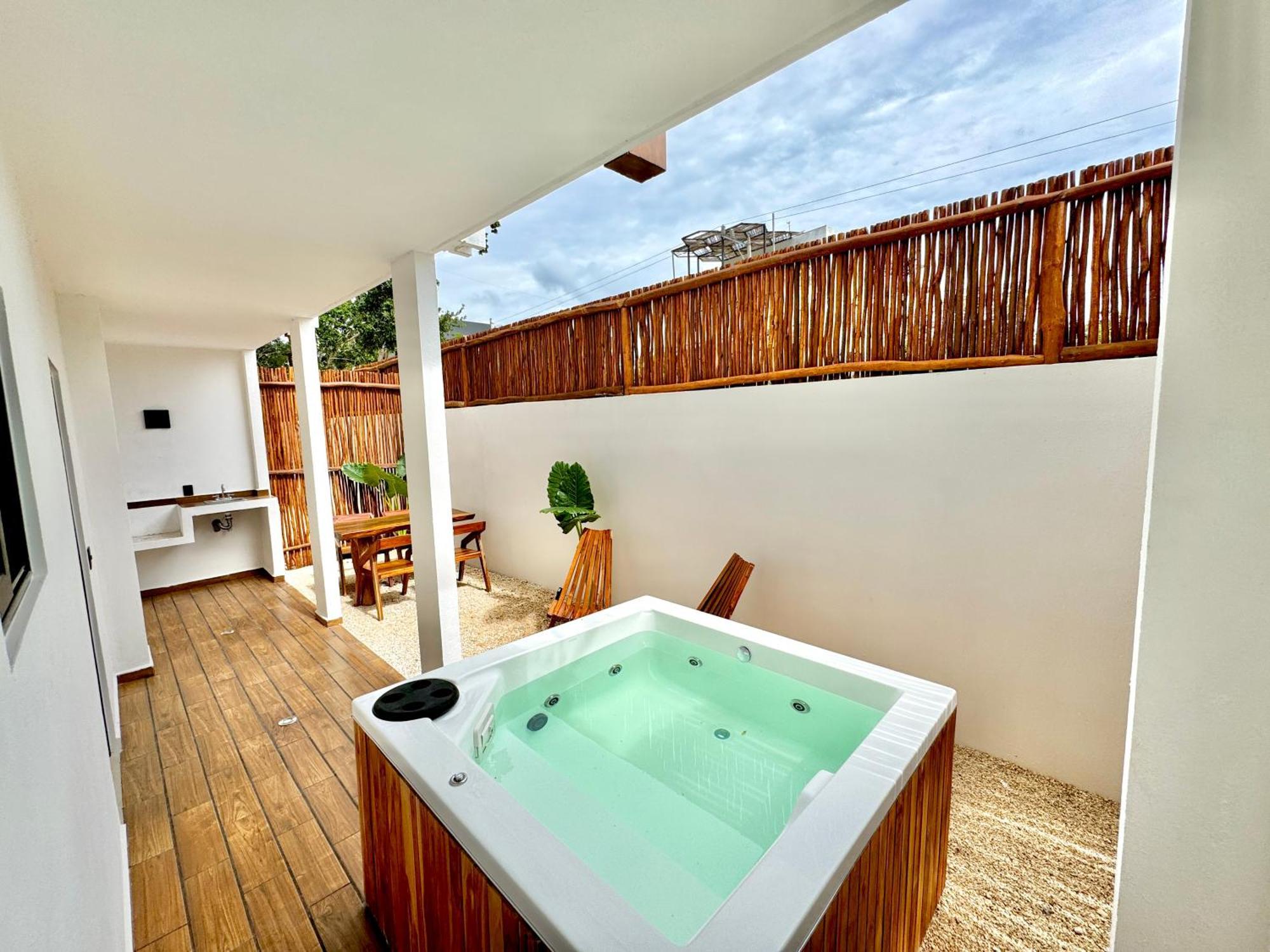 Apartamento Chic 2br Condo, Private Jacuzzi And 2 Free Bikes *
