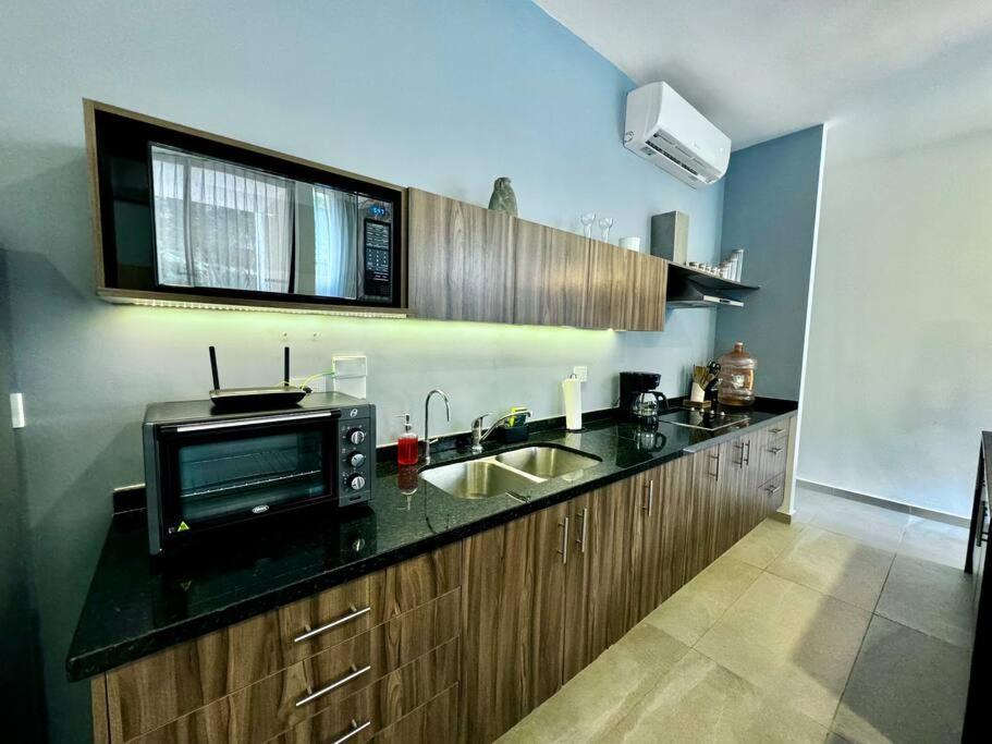 Apartamento 2 Bedroom In The Heart Of La Veleta!