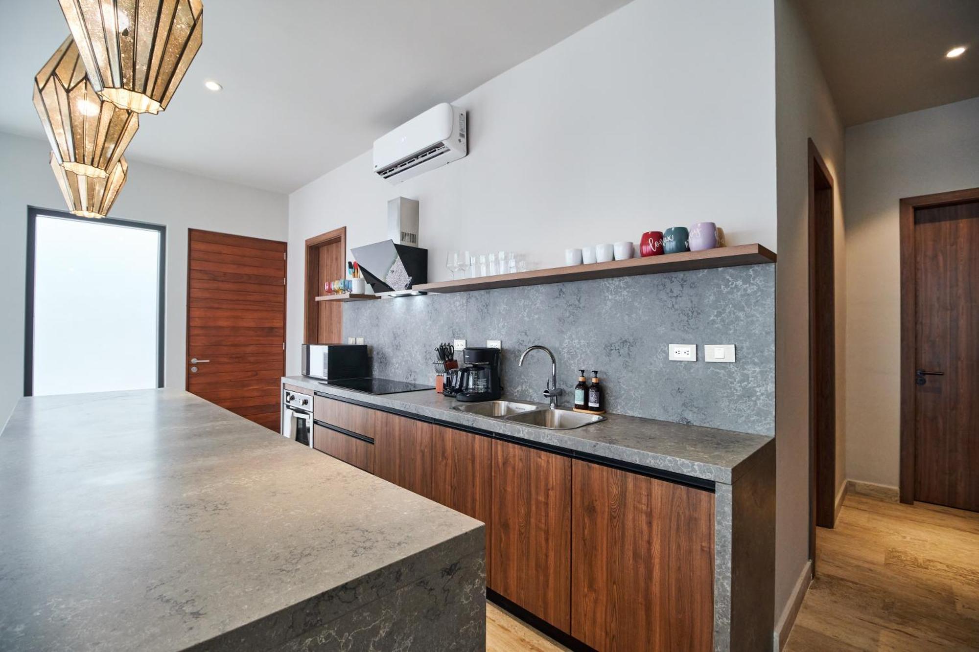 Luxury With Private Pools, Terrace & Rooftop Terrace Villa *
