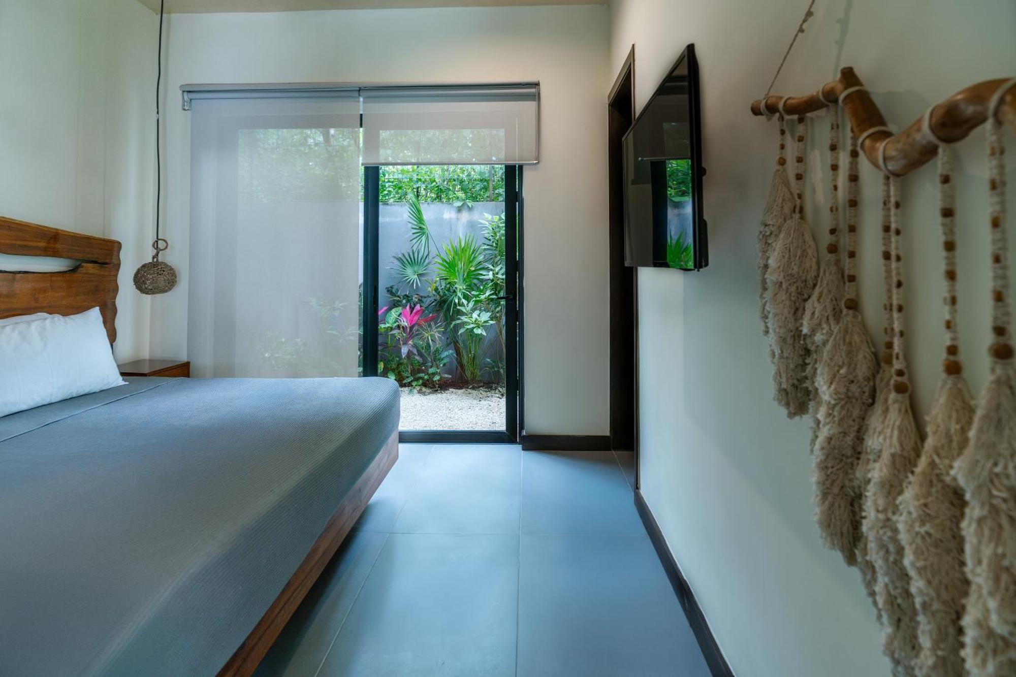 Asana 5 Luxe Retreat - *