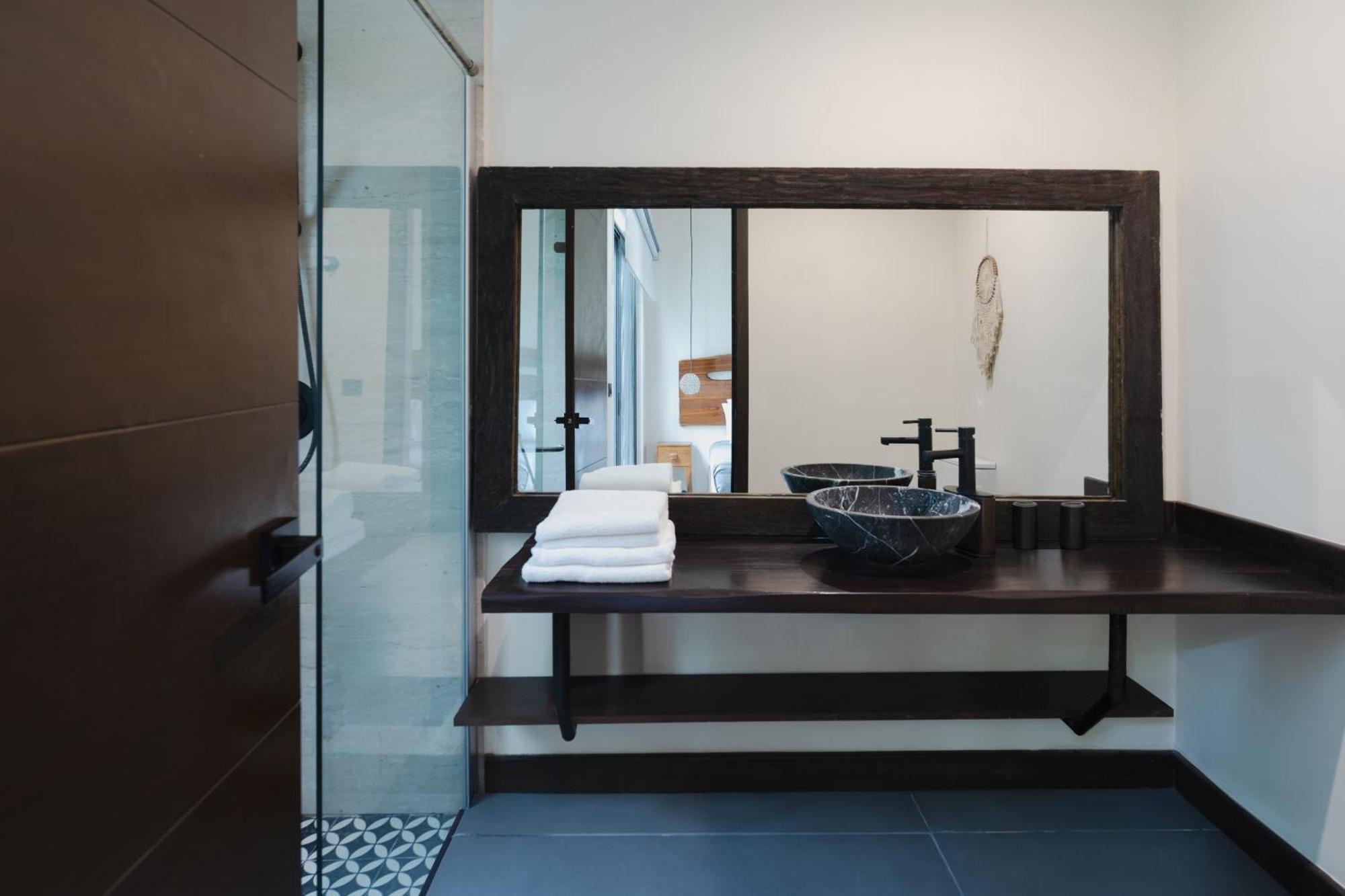 Asana 5 Luxe Retreat - *