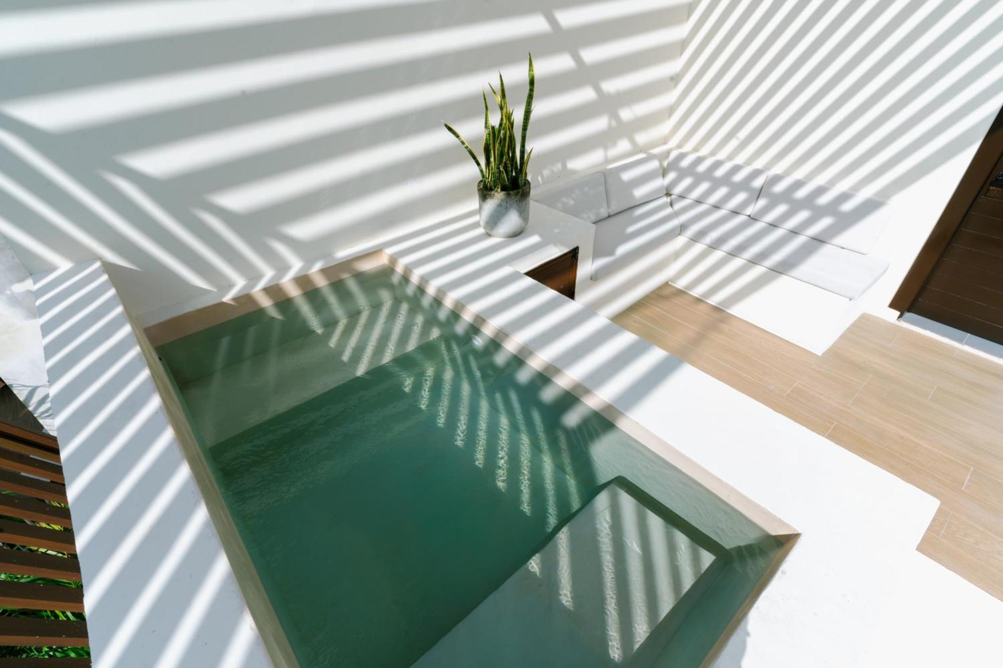 Asana 5 Luxe Retreat -