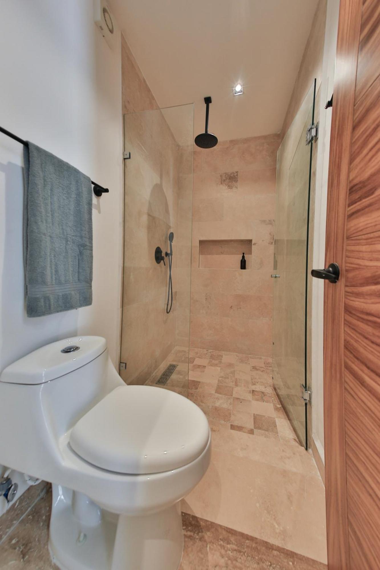 Sak Tuunich Luxury Residences *