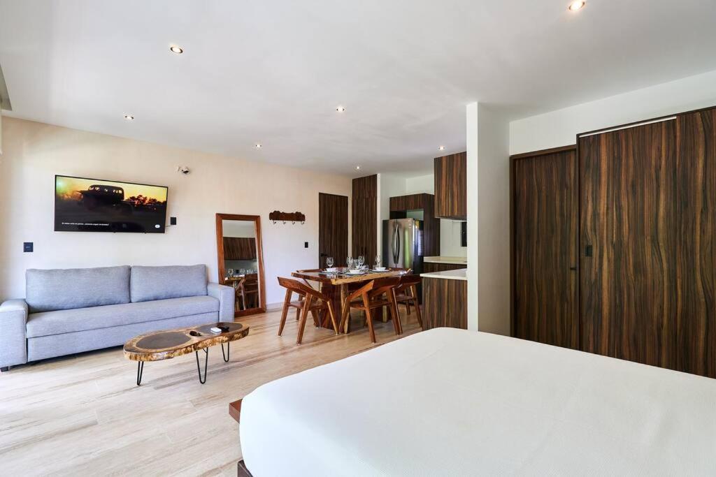 Tulum Escape - Stylish Pool, Gym & Parking