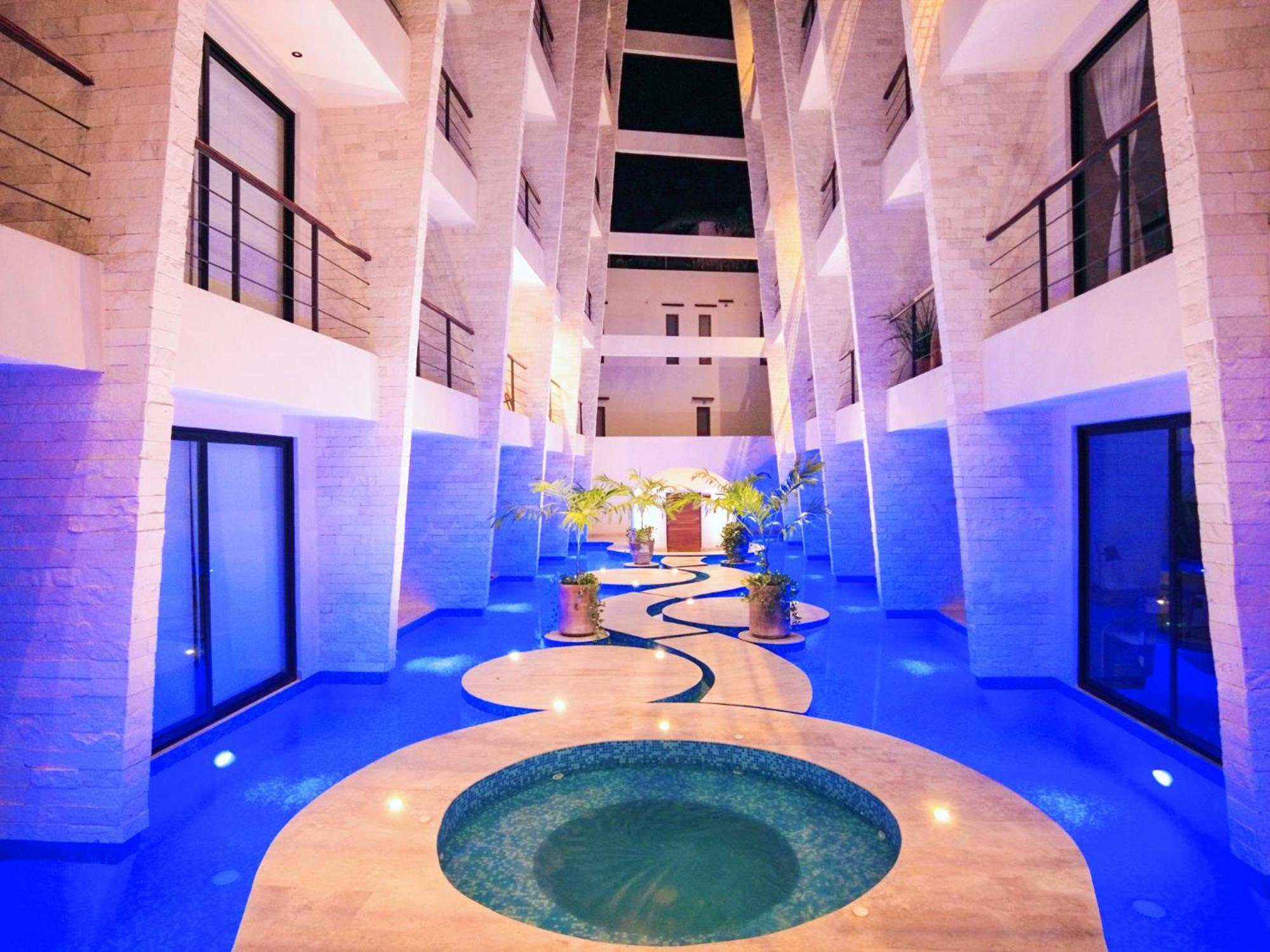 Akua Mexico Apartahotel *