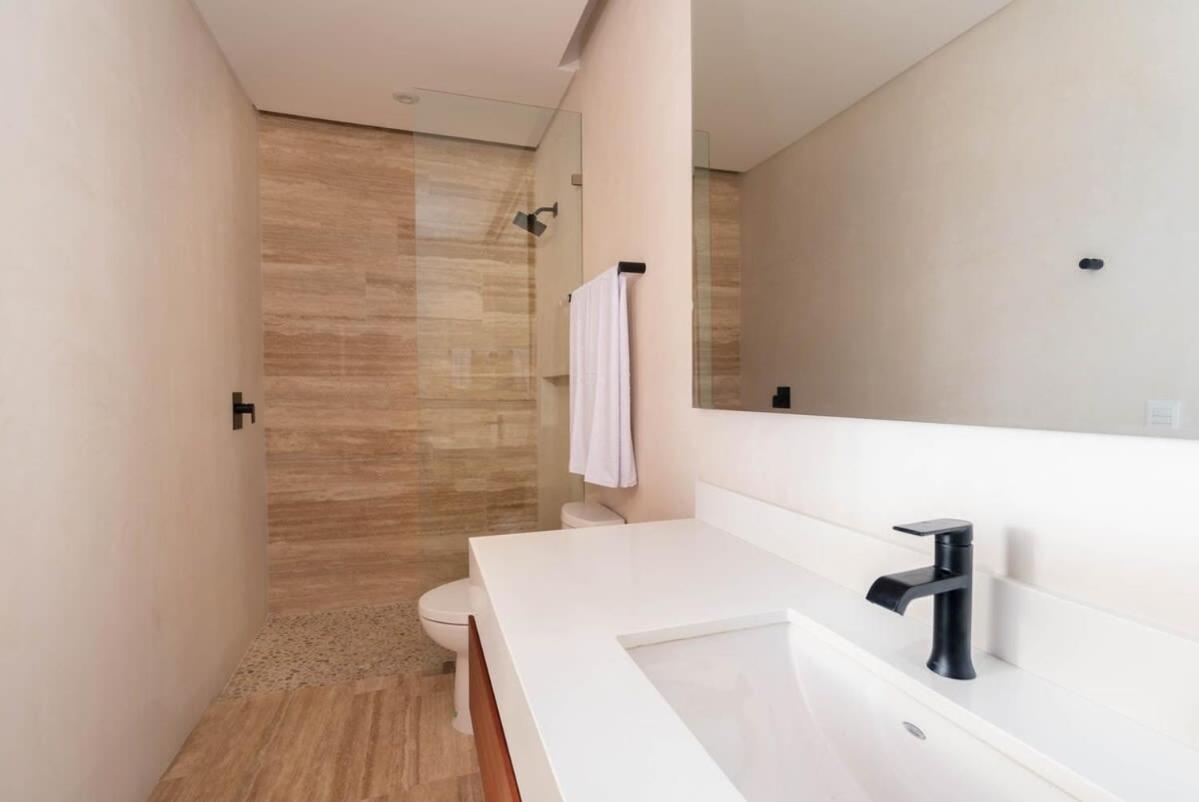 Luxury 4br With 3 Pools & Paddle Court, Karanda Tulum