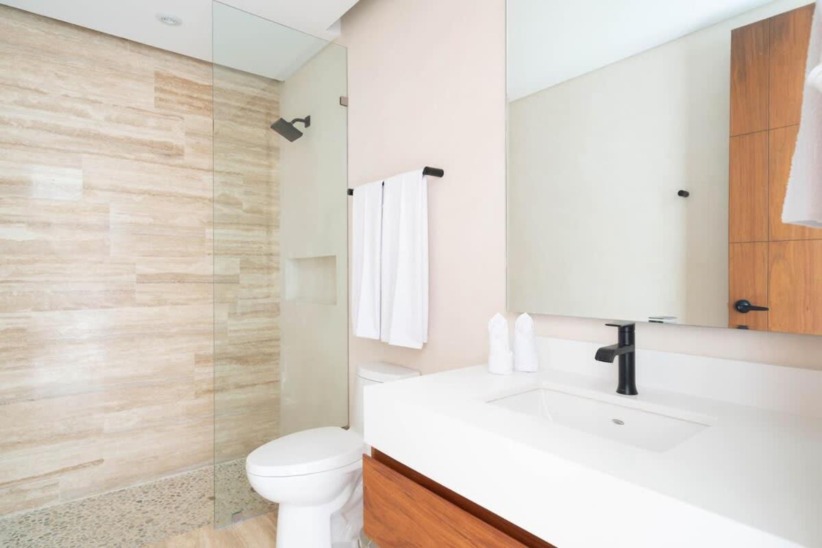 Luxury 4br With 3 Pools & Paddle Court, Karanda Villa Tulum