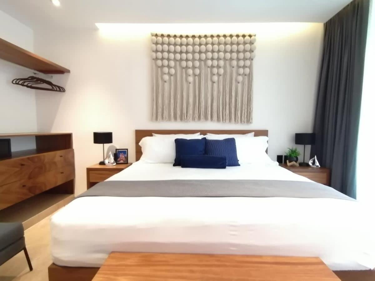 King Bed Cool Pool Hammock Gym Wifi Hyde *
