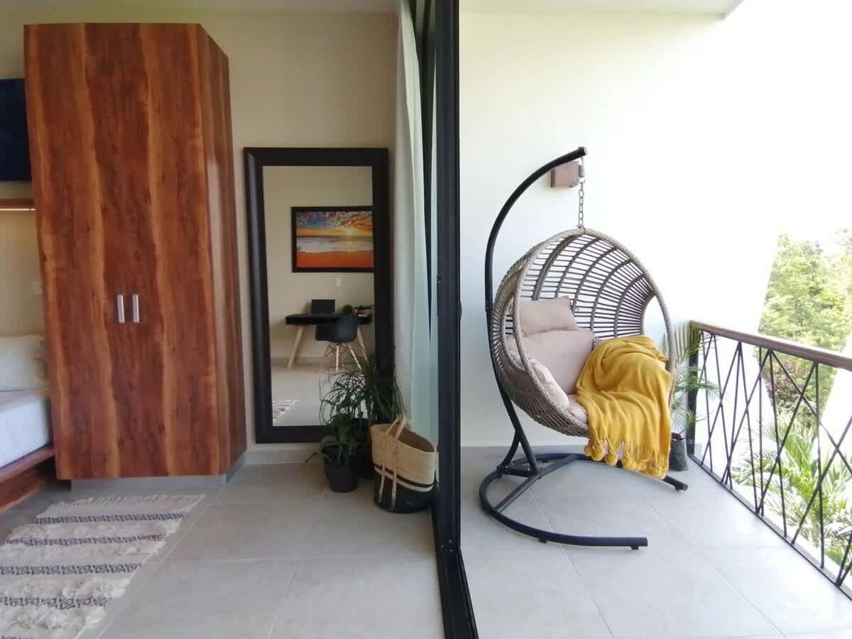 Office King Bed With Fast Wifi Gym Yoga Laundry Pools And Lift