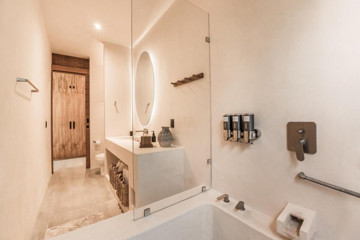 Villa With 2 Pools With Security Guard For 10 Guests