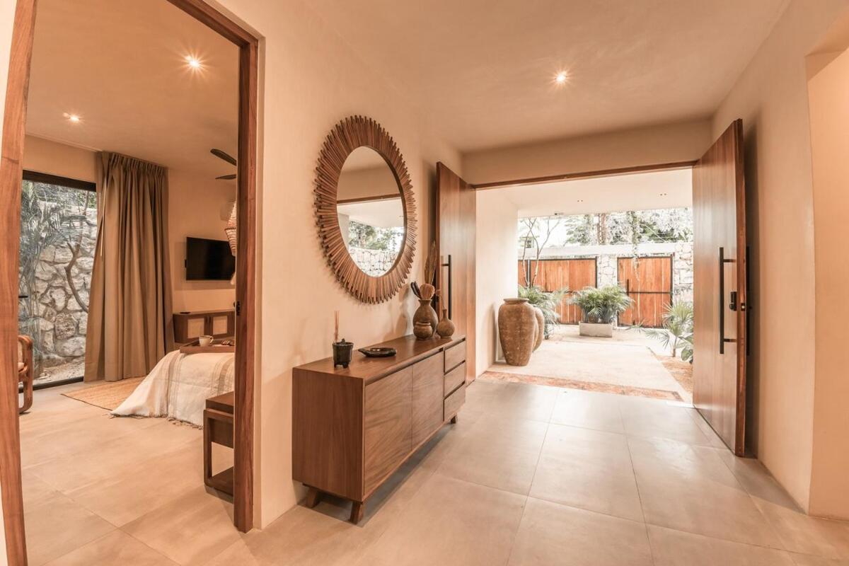 Villa With 2 Pools With Security Guard For 10 Guests
