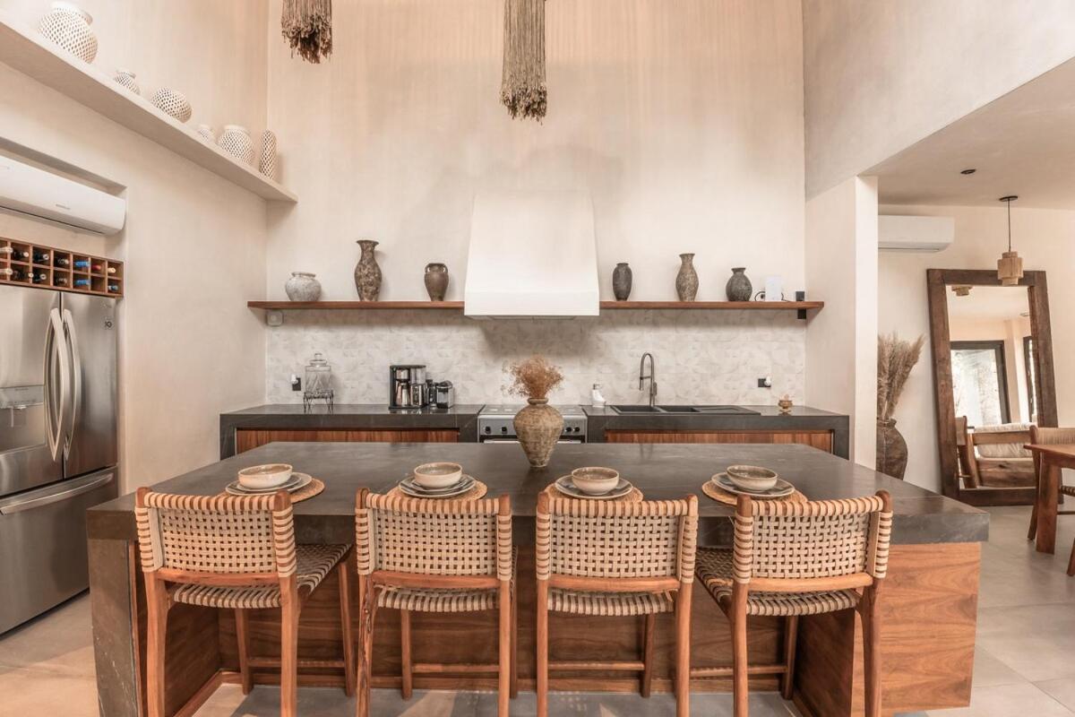 Villa With 2 Pools With Security Guard For 10 Guests *