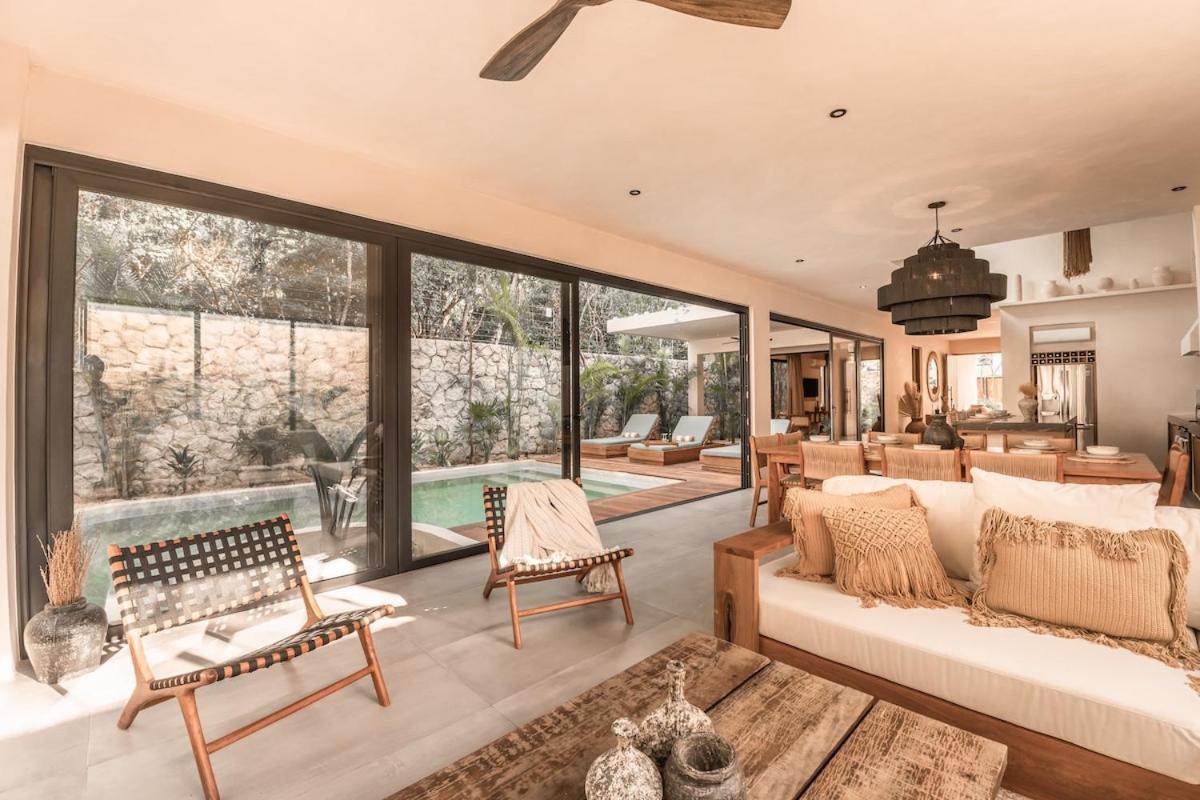 With 2 Pools With Security Guard For 10 Guests Villa Tulum