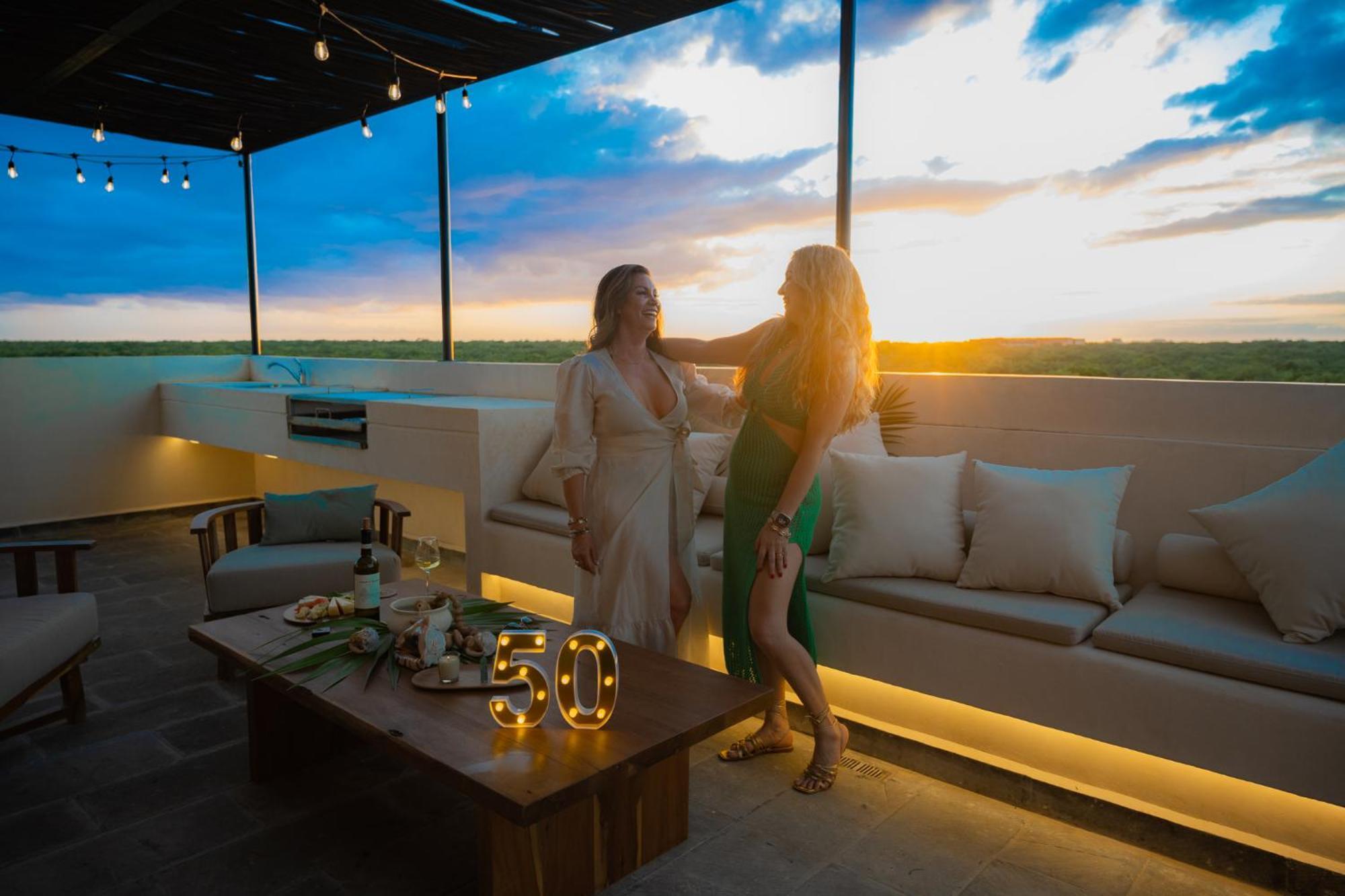Jungle Sunset Penthouse In With Private Pool, 5 Min From
