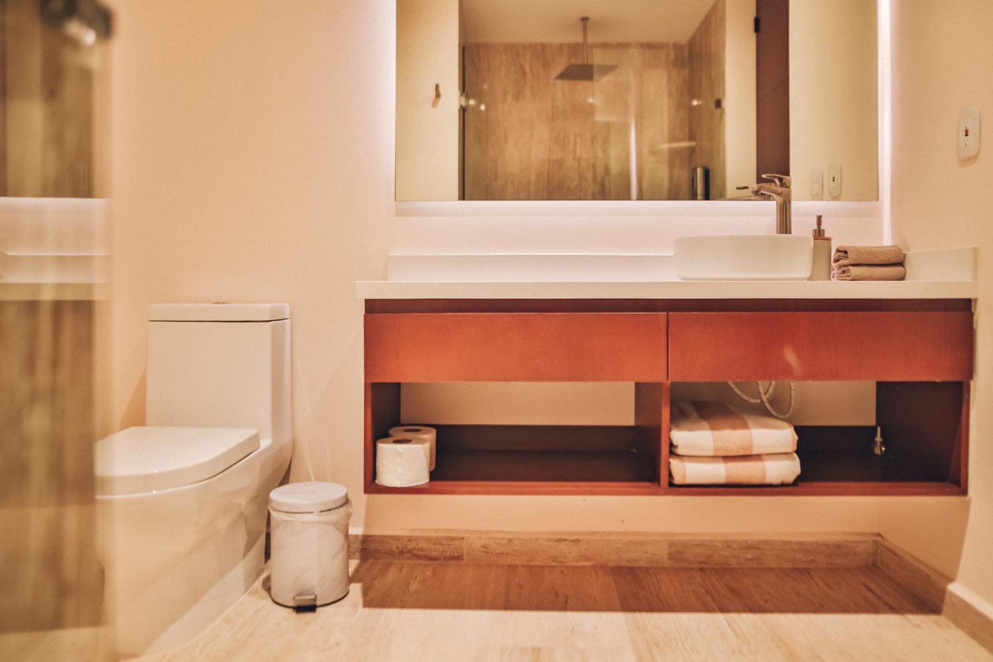 Lux Free Shuttle,gym,private Pool Apartment *