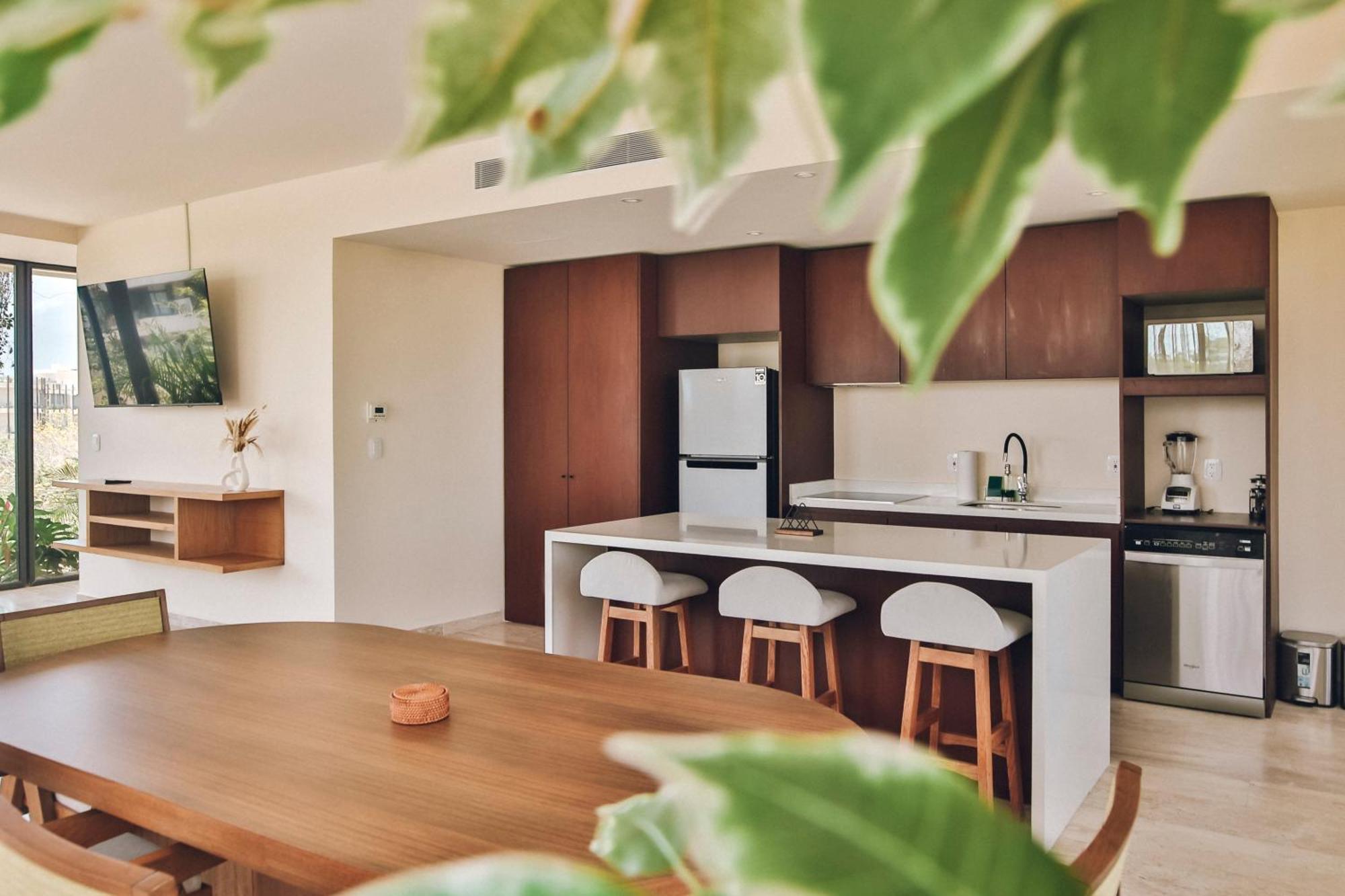 Lux Free Shuttle,gym,private Pool Apartment *
