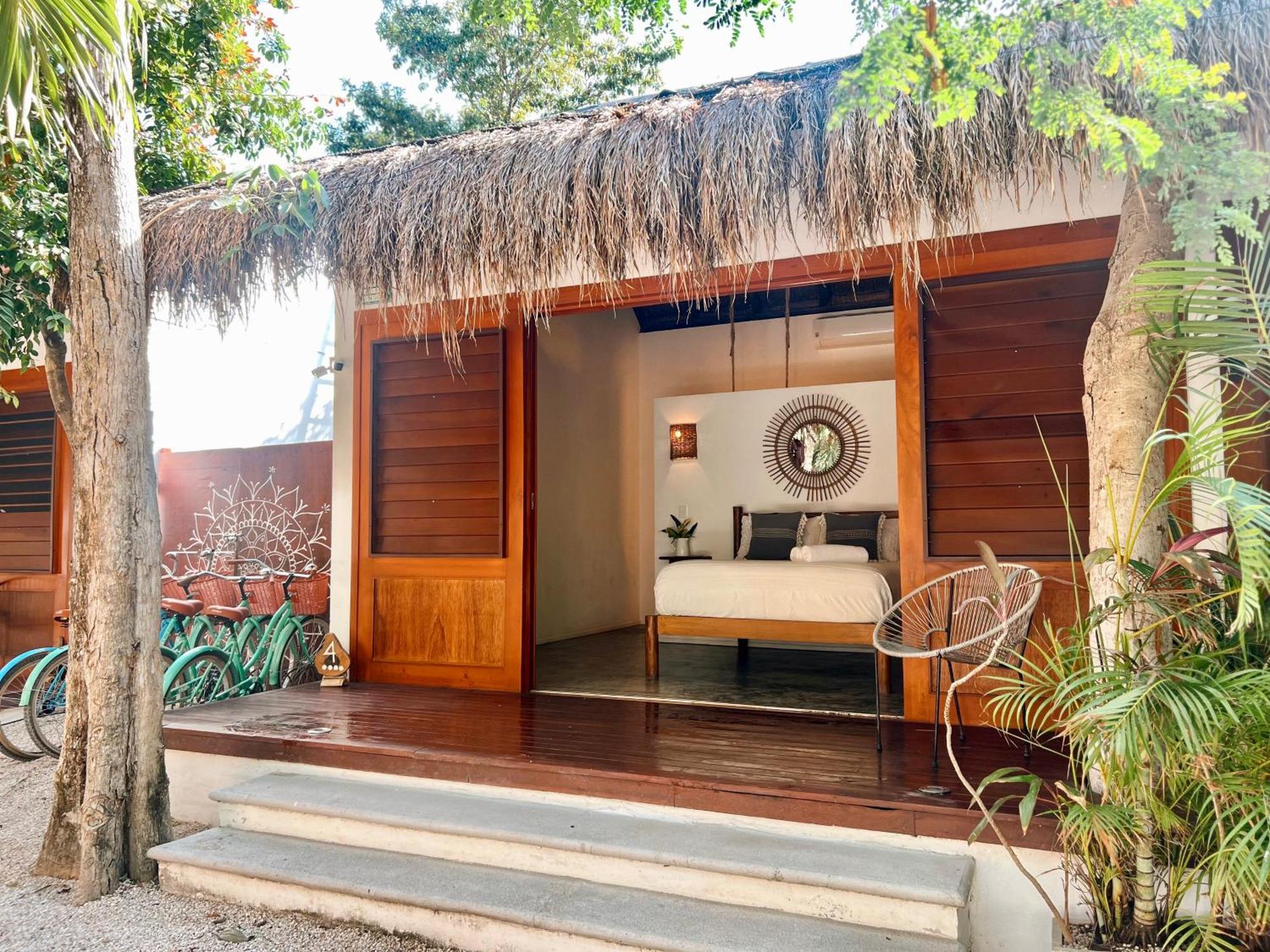Mimosa Hostal *