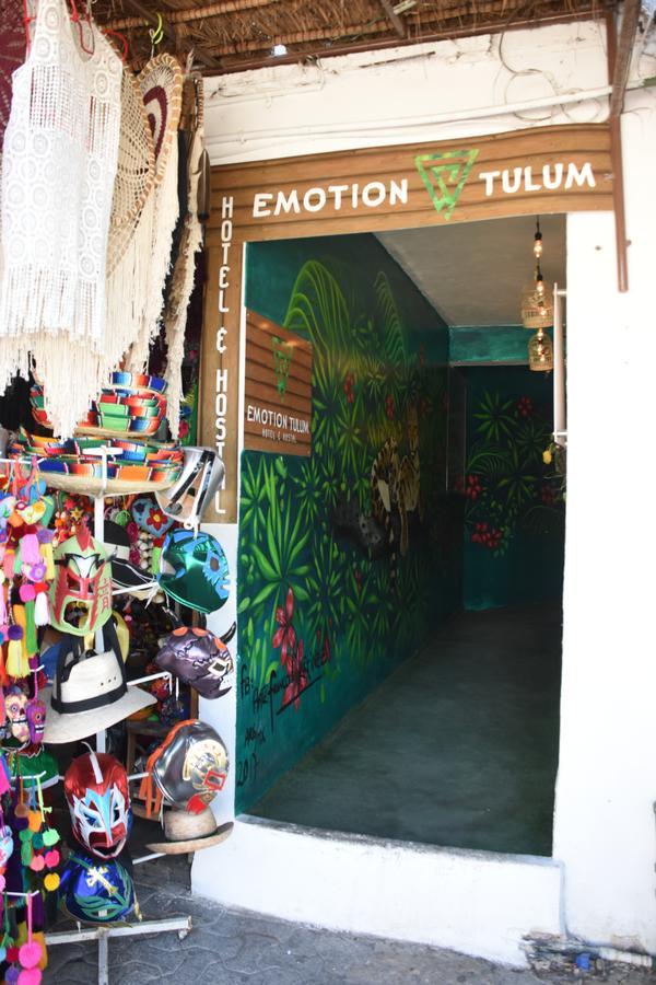 Emotion Avenida & *