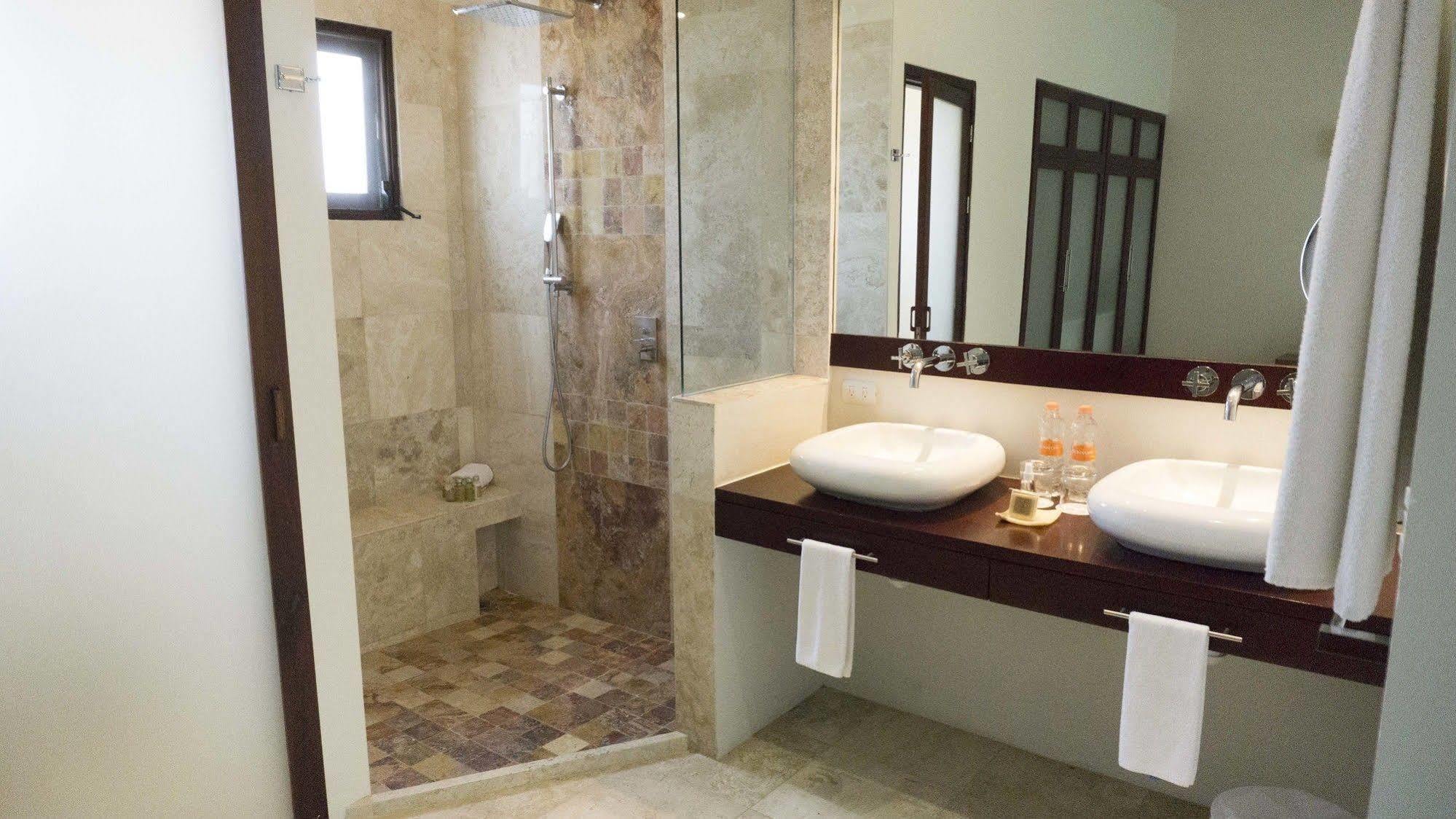 Intima Adults Only 3*