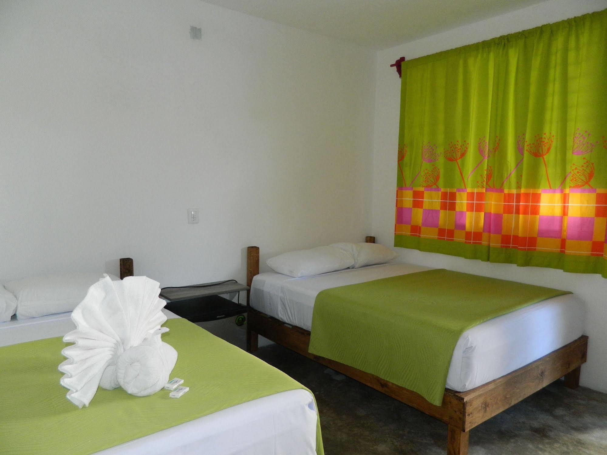Emotion Avenida & Hostal
