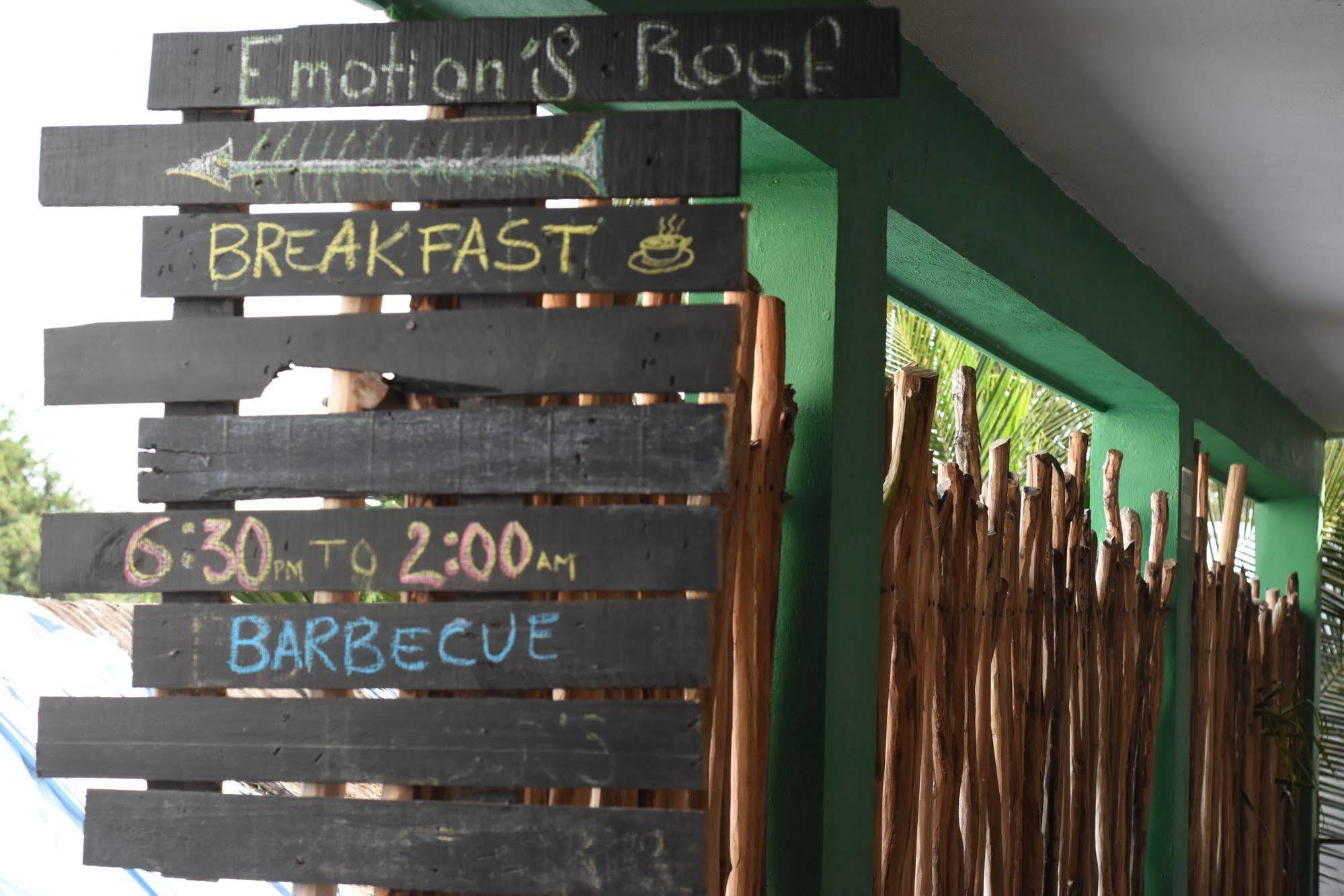 Emotion Avenida & Hostal