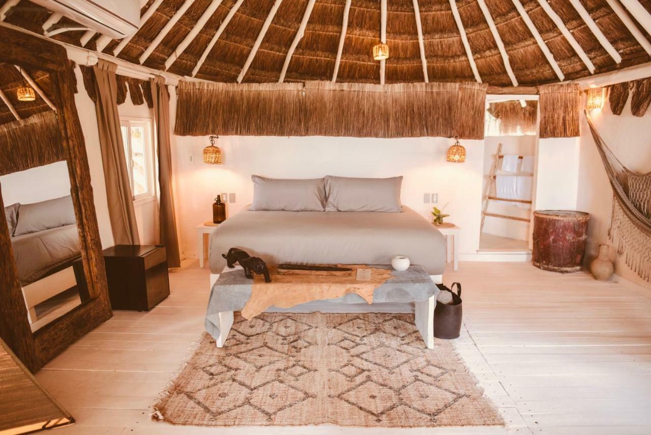 Hotel Esencial