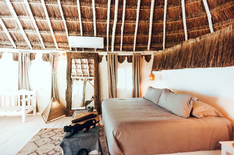 Esencial Hotel