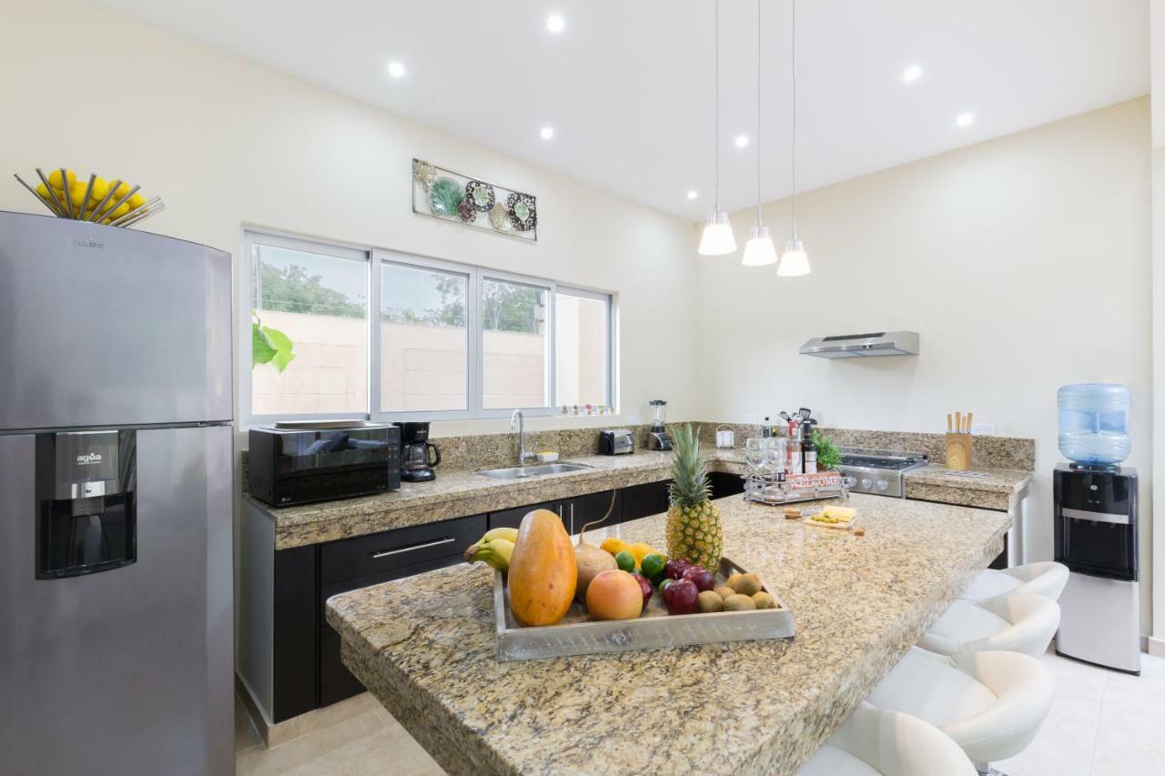 Сasa de vacaciones Private Modern Villa-pool Beds-ac-internet-parking-grill