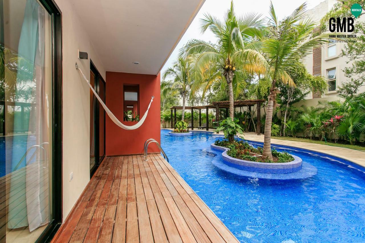 Swim Up- 2 Bdr & 2 Bike In
