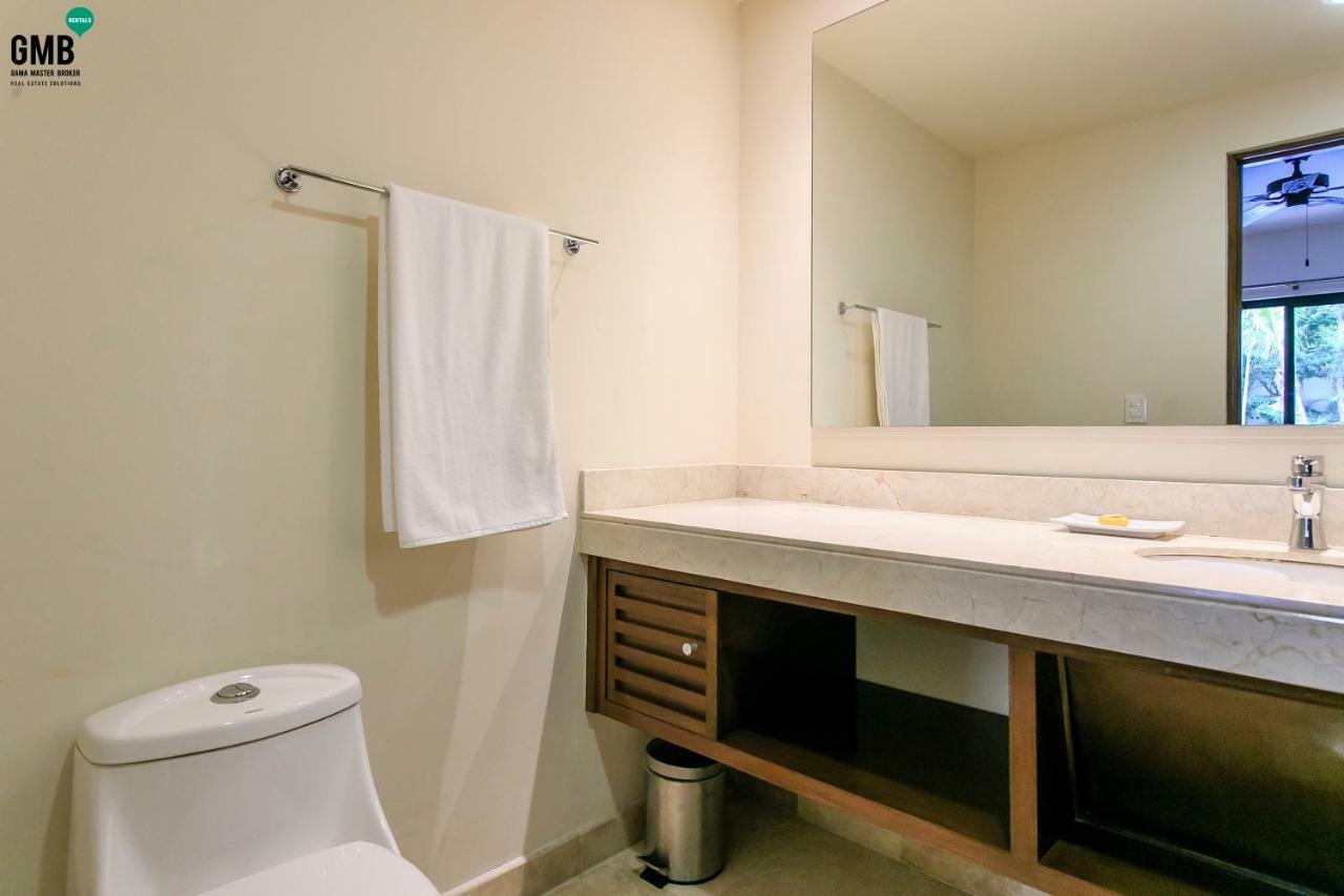 Swim Up- 2 Bdr & 2 Bike In Apartamento