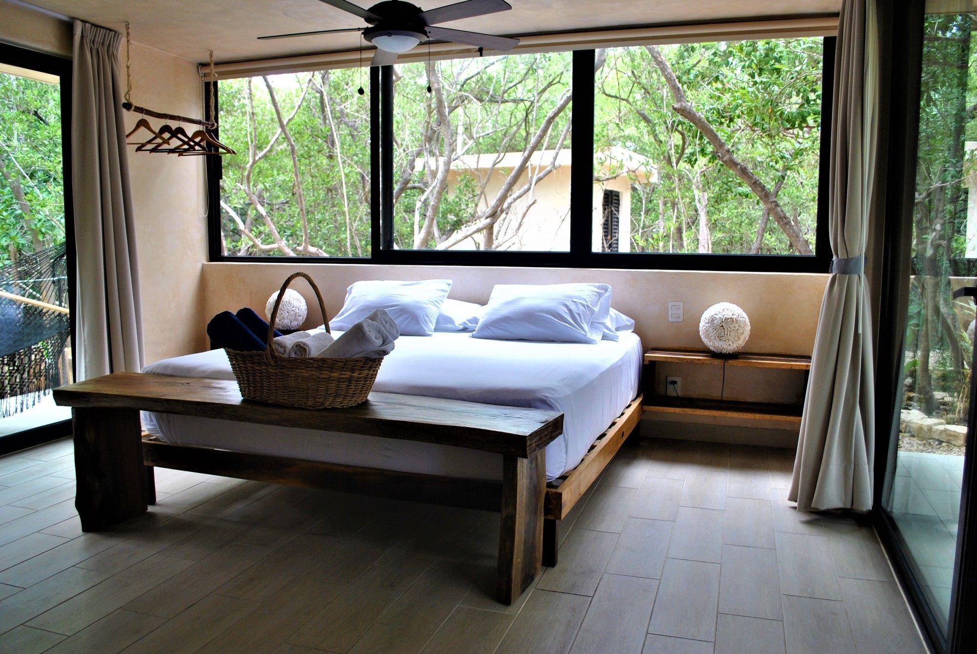 Sunset Hotel 2*