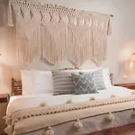 Mistiq Hotel