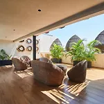 Elegant Trendy Apartment In Tulum With Infinity Pool, Breathtaking Jungle View & Bottle Of Wine Per Stay