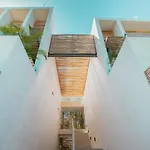 Spacious 2Br Apt - Wide Balcony W/Tub & Yoga Deck