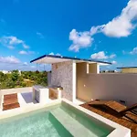 301 Amena Spacious Penthouse Private Pools And View