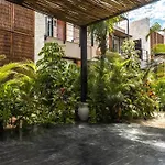 Toh1, Downtown Tulum