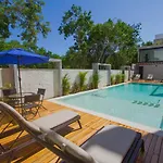 *Luxurious Apartment With Private Patio*