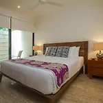 *Luxurious Apartment With Private Patio*