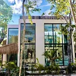 Luxury 3 Bed & Bath Eco-Chic Villa - Private Pool
