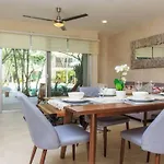 ☆ Location & Comfort ☆ Jacuzzi ☆ Luxury Condo