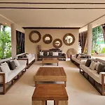 Luxurious Jungle Studio