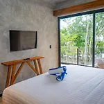 Tuk Tulum