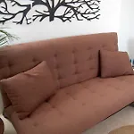 Cozy Room Near The Beach, Party Zone
