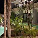 Amplio Departamento Con Balcon Y Cocina